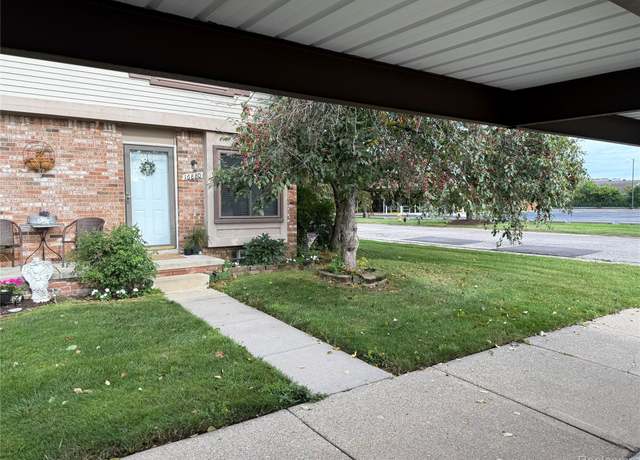 Property at 16880 Kingsbrooke Dr, Clinton Charter Township, MI 48038, 2 beds, 1.5 baths