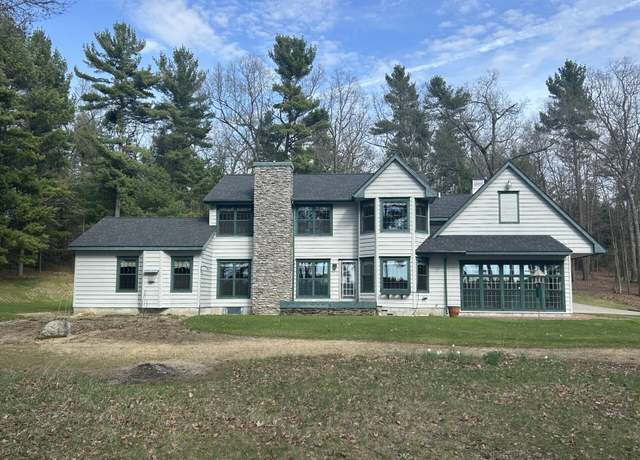 Property at 1238 W Timber Trail Dr, Whitehall, MI 49461, 4 beds, 2.5 baths