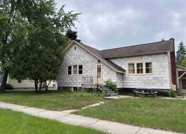 Property at 409 W State St, East Tawas, MI 48730, 4 beds, 1.5 baths