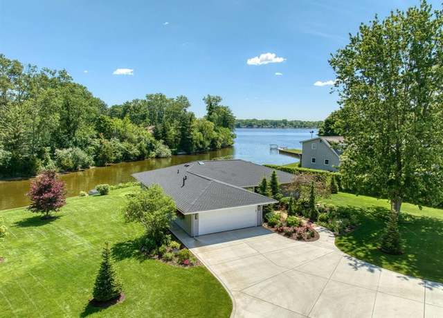 Property at 5751 Browns Lake Rd, Jackson, MI 49203, 2 beds, 2 baths