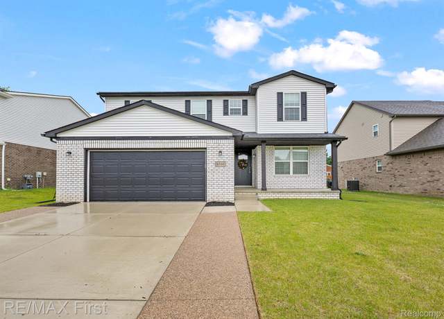 Property at 8310 Berwick Dr, Westland, MI 48185, 4 beds, 2.5 baths