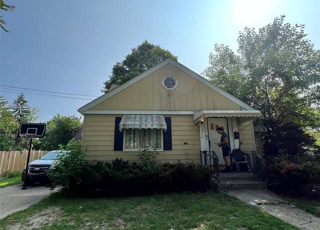 Property at 3116 Mackinaw St, Saginaw, MI 48602, 3 beds, 1 bath