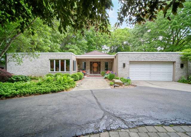 Property at 1360 W Kathmar Dr, Jackson, MI 49203, 4 beds, 3.5 baths