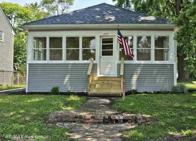 Property at 1902 Newberry St, Saginaw, MI 48602, 3 beds, 1 bath