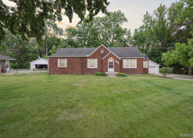 Property at 36280 Moravian Dr, Clinton Township, MI 48035, 3 beds, 2 baths