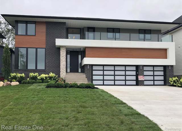 Property at 1830 Sadie Shore Dr NW, Commerce Charter Township, MI 48382, 4 beds, 5 baths