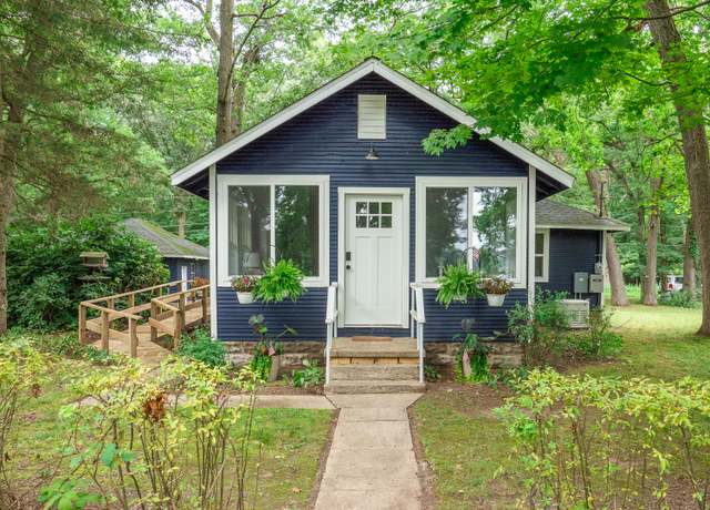 Property at 52212 Sheridan Rd, Paw Paw, MI 49079, 3 beds, 2 baths