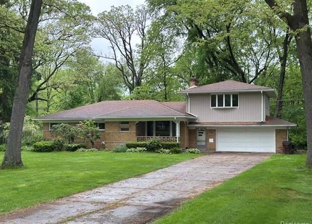 Property at 4973 Hampshire Dr, Shelby Twp, MI 48316, 4 beds, 2.5 baths