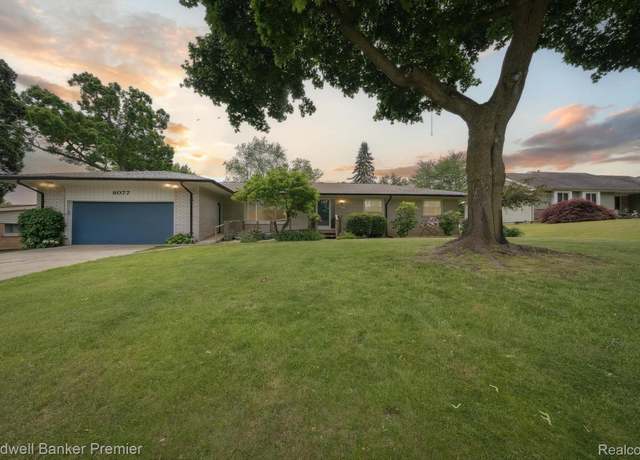 Property at 8077 Casa Mia Dr, White Lake, MI 48386, 3 beds, 2.5 baths