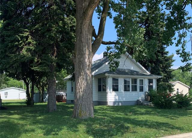 Property at 737 Detroit Ave, Monroe, MI 48162, 2 beds, 1 bath