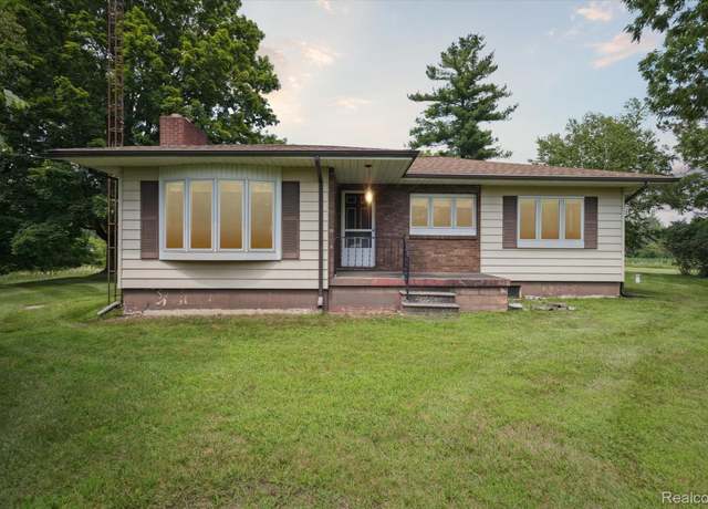 Property at 7467 Mccandlish Rd, Grand Blanc, MI 48439, 3 beds, 1 bath