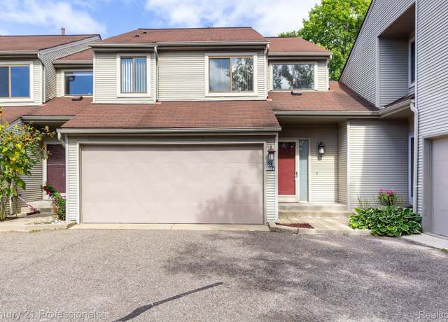Property at 638 Ashley Cir, Rochester Hills, MI 48307, 2 beds, 2.5 baths