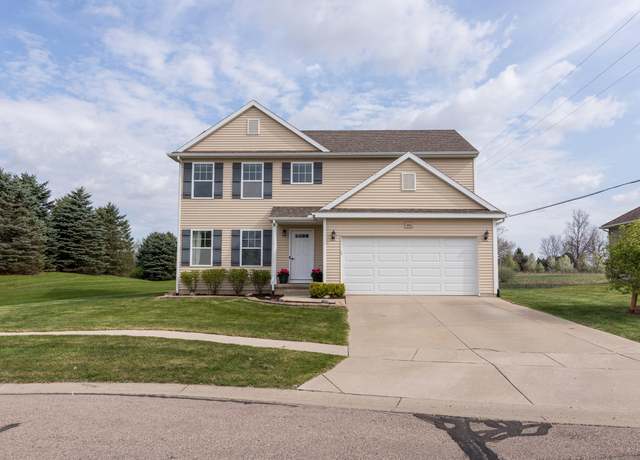 Property at 3411 Amber Oaks Dr, Howell, MI 48855, 4 beds, 2.5 baths