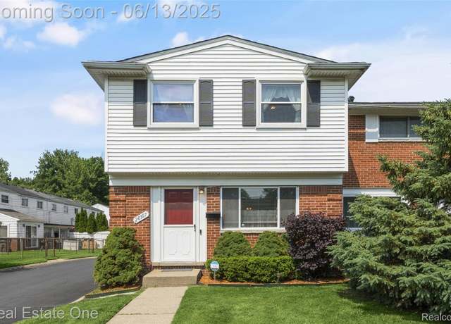Property at 20107 Merle Ct, Eastpointe, MI 48035, 4 beds, 1.5 baths