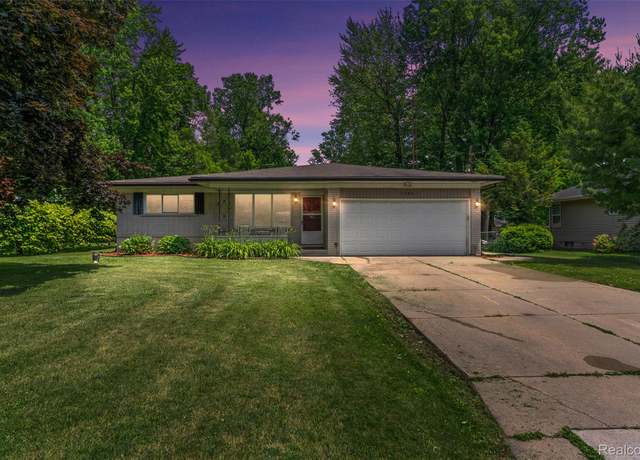 Property at 1304 Pickwick Pl, Flint, MI 48507, 3 beds, 1.5 baths