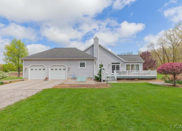 Property at 5225 Bent Oak Hwy, Adrian, MI 49221, 3 beds, 2.5 baths