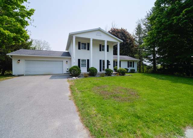 Property at 819 Elm St, Manistee, MI 49660, 4 beds, 2.5 baths