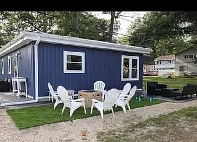 Property at 2676 Russell Dr, Wayland, MI 49348, 3 beds, 1 bath
