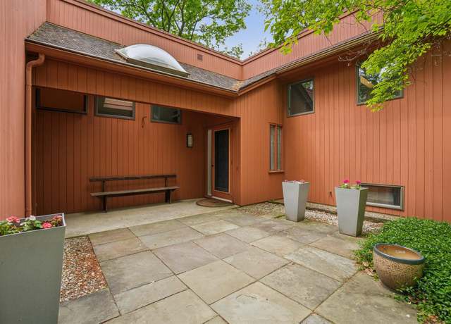 Property at 3805 Penberton Ct, Ann Arbor, MI 48105, 4 beds, 3.5 baths