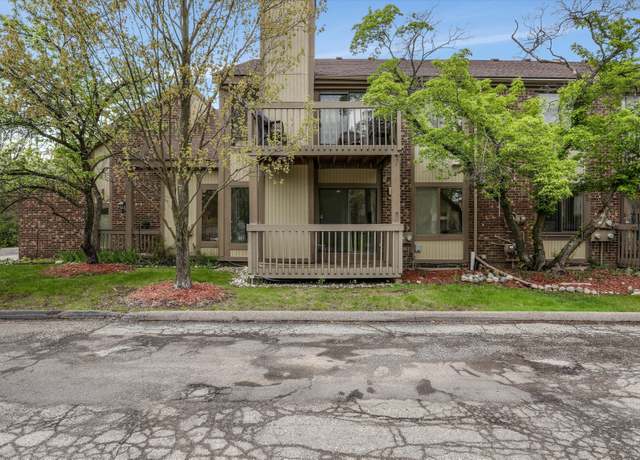 Property at 7355 Brynmawr Dr, West Bloomfield, MI 48322, 3 beds, 2 baths
