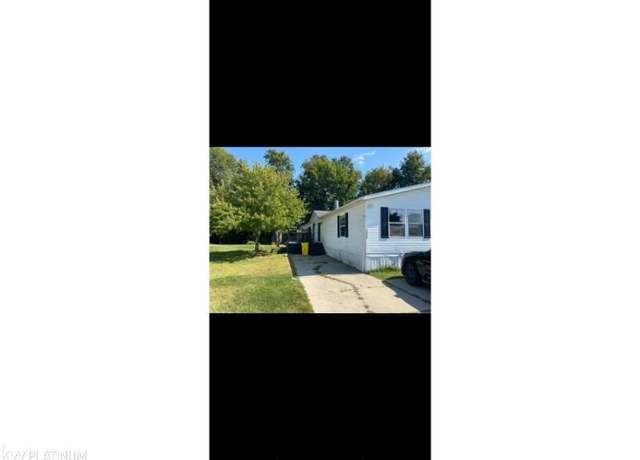 Property at 52239 Landsdowne Cir, Chesterfield, MI 48051, 4 beds, 2 baths