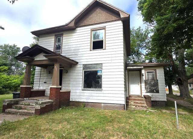 Property at 630 Pavone St, Benton Harbor, MI 49022, 5 beds, 2 baths