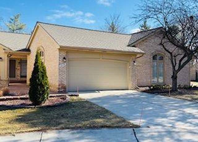 Property at 43179 W Kirkwood Dr, Clinton Township, MI 48038, 2 beds, 2 baths