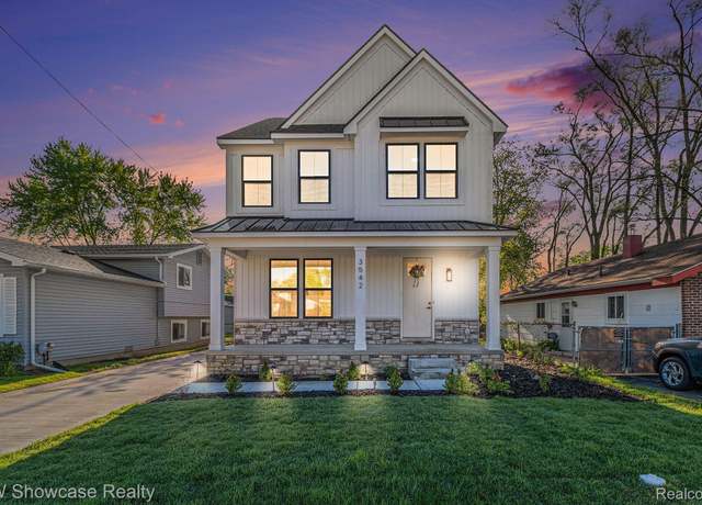 Property at 3542 Royal Ave, Berkley, MI 48072, 4 beds, 2.5 baths