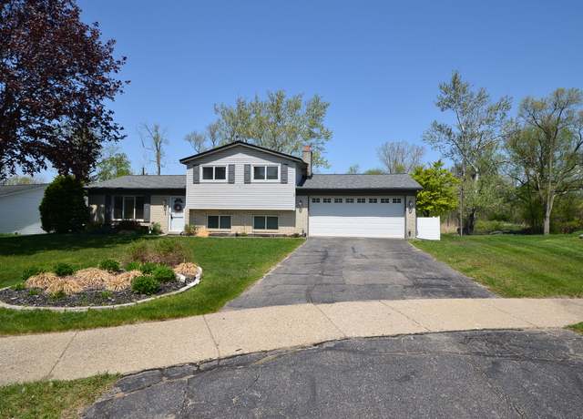 Property at 4856 Clinton Way Dr, Waterford, MI 48328, 3 beds, 1.5 baths