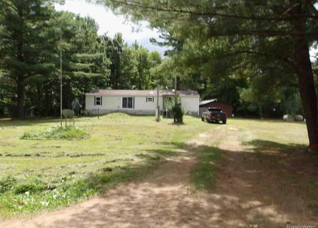 Property at 5727 W Huckleberry Rd, Shepherd, MI 48883, 4 beds, 2 baths