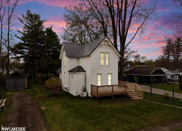Property at 236 S East St, Vassar, MI 48768, 3 beds, 1 bath