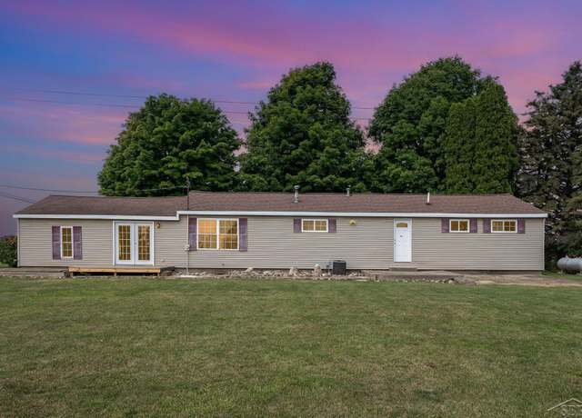 Property at 5010 N Pendell Rd, Alma, MI 48801, 4 beds, 2 baths
