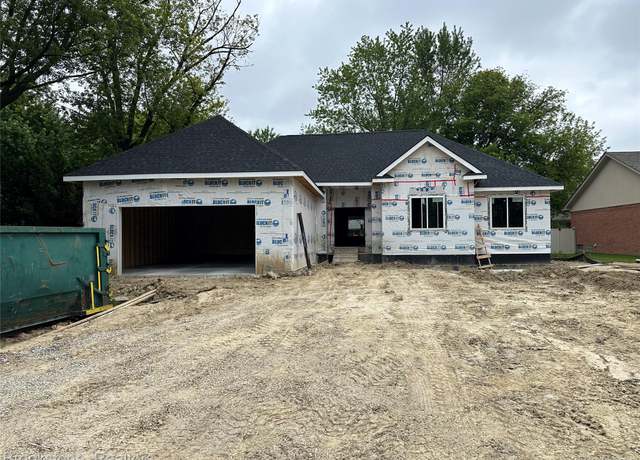 Property at 37116 Moravian Dr, Sterling Heights, MI 48036, 4 beds, 2.5 baths