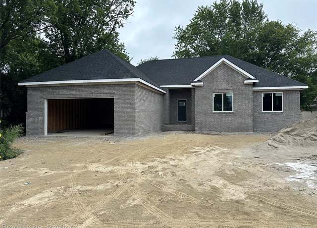 Property at 37116 Moravian Dr, Sterling Heights, MI 48036, 4 beds, 2.5 baths