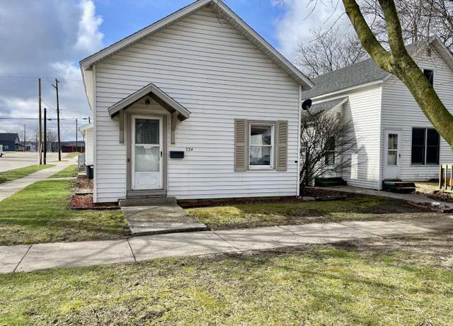 Property at 224 E Melendy St, Ludington, MI 49431, 3 beds, 1 bath