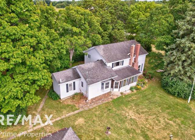 Property at 6267 Junction Rd, Bridgeport Charter Township, MI 48722, 5 beds, 2 baths