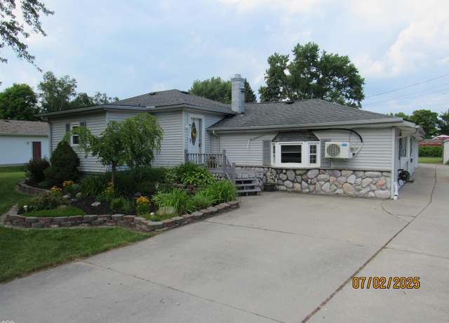 Property at 2566 Lewis Dr, Port Huron, MI 48060, 3 beds, 2 baths