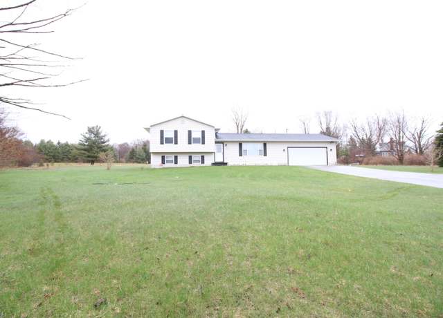 Property at 1154 Martin Dr, Frankfort, MI 49635, 4 beds, 2 baths