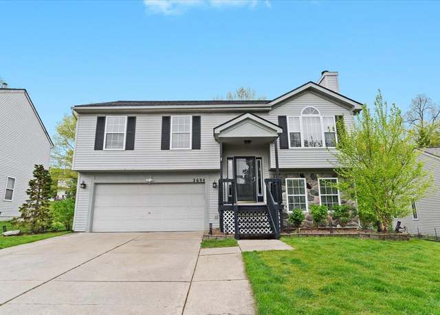 Property at 2694 Driftwood Dr, Waterford, MI 48329, 3 beds, 2.5 baths