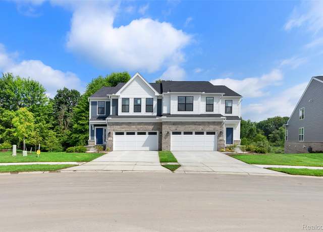 Property at 5326 Trail Vista Dr, West Bloomfield, MI 48323, 3 beds, 2.5 baths