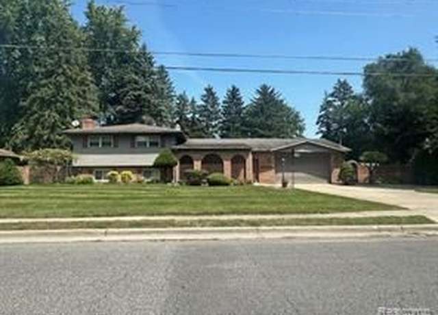 Property at 3531 Creekwood Dr, Saginaw, MI 48601, 4 beds, 3 baths