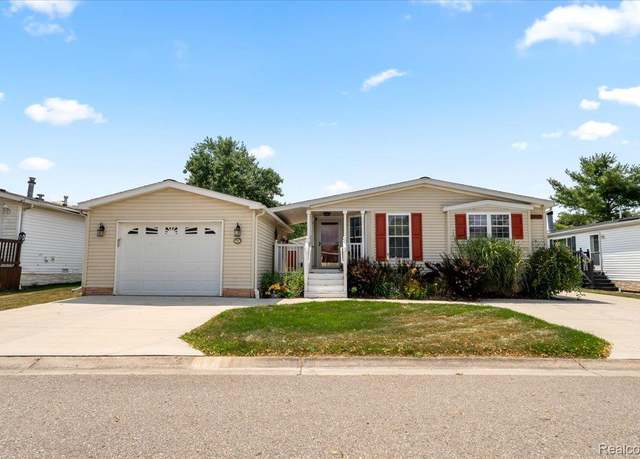 Property at 4497 Wynnwood Dr, Howell, MI 48843, 3 beds, 2 baths
