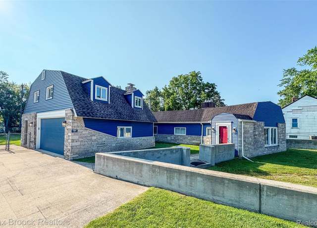 Property at 2785 Saint Clair Dr, Rochester Hills, MI 48309, 3 beds, 2 baths