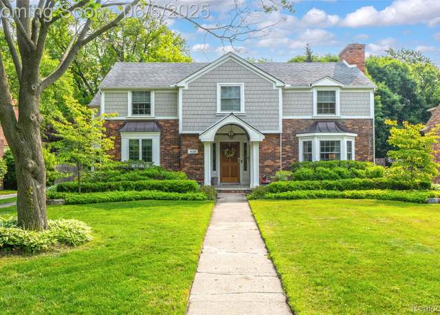 Property at 828 Westchester Rd, Grosse Pointe Park, MI 48230, 4 beds, 4 baths