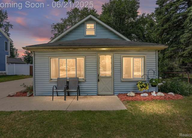 Property at 10997 Stark Rd, Livonia, MI 48150, 2 beds, 1 bath