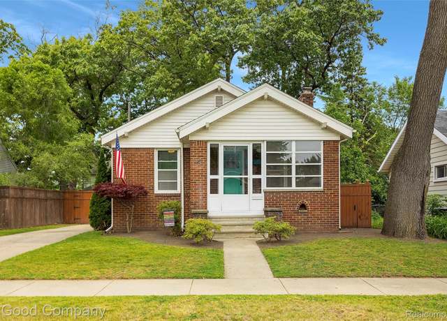 Property at 1554 W Saratoga St, Ferndale, MI 48220, 2 beds, 1.5 baths