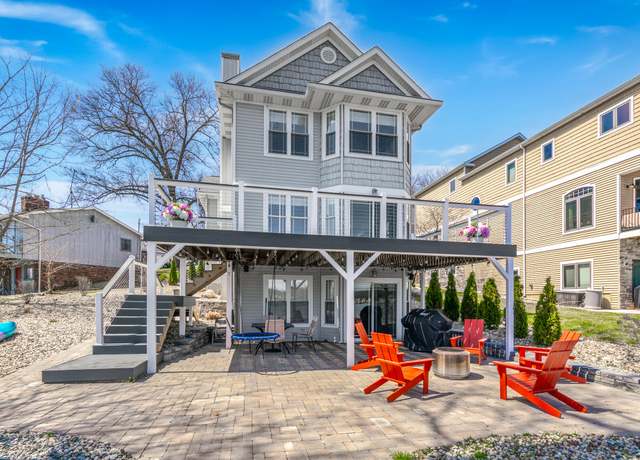 Property at 1300 N Eagle Lake Dr, Kalamazoo, MI 49009, 3 beds, 3.5 baths