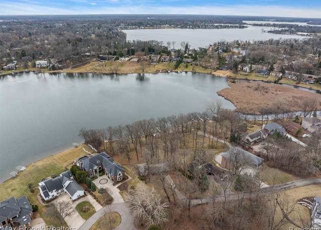 Property at 2101 Uplong St, West Bloomfield, MI 48324