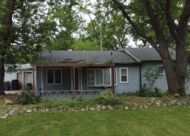 Property at 23106 Springbrook Dr, Farmington Hills, MI 48336, 4 beds, 2 baths