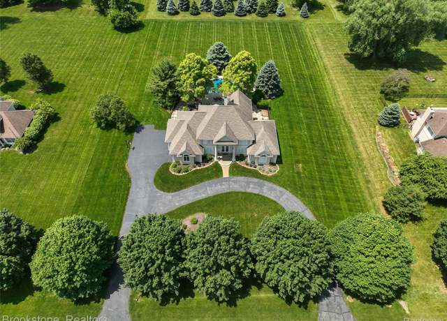 Property at 8254 Sashabaw Ridge Dr, Clarkston, MI 48348, 4 beds, 4 baths